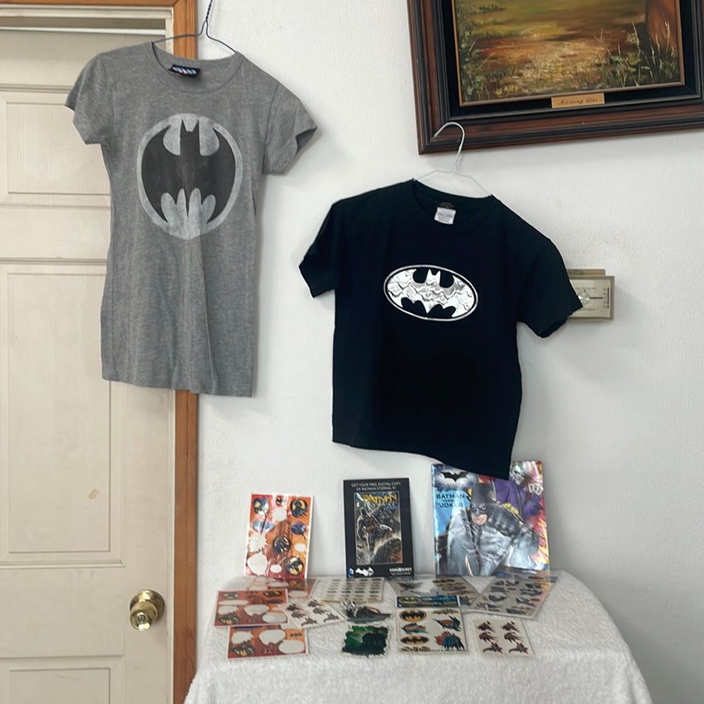 Vintage 1990s Batman DC Comics Tee Shirt Top Misc items. Size: XS-1-2-3 Petite